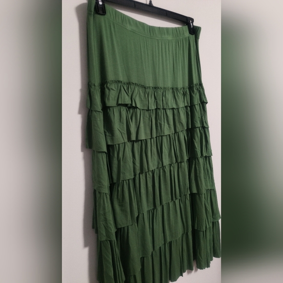 Green Ruffle Maxi Skirt / Size 2X / NWOT - Picture 2 of 6